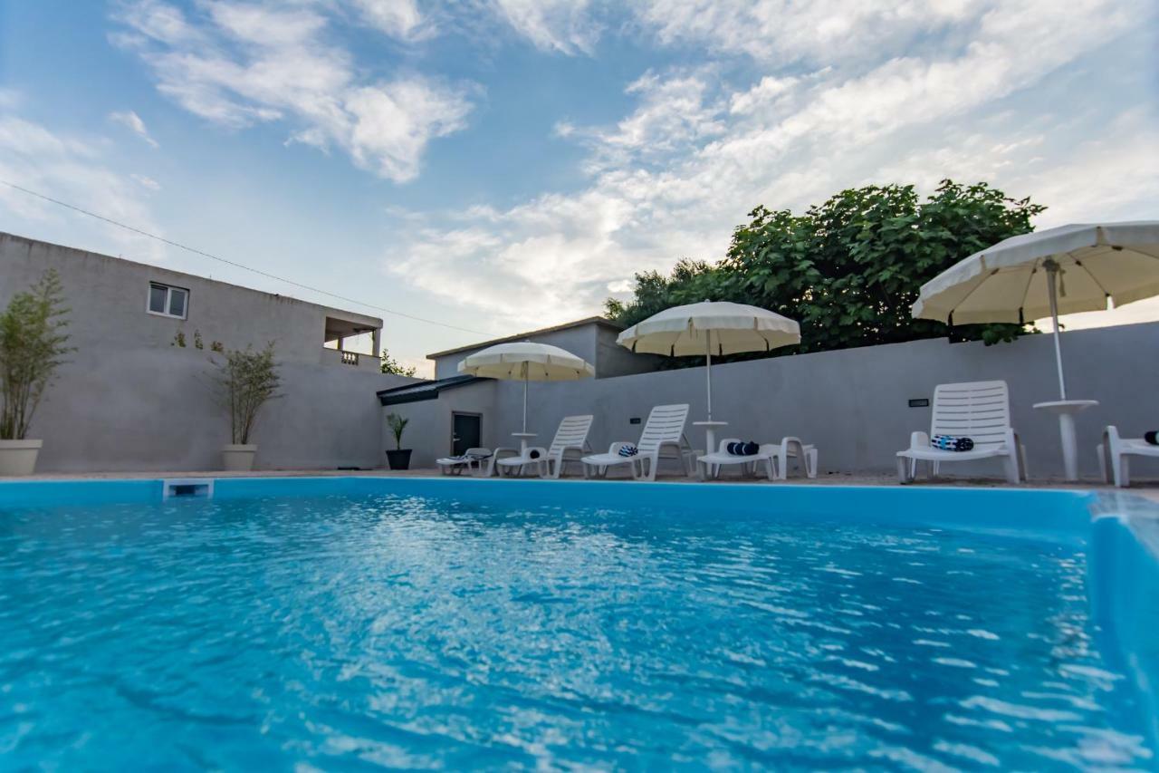 Villa Tara à Sveti Filip i Jakov Extérieur photo